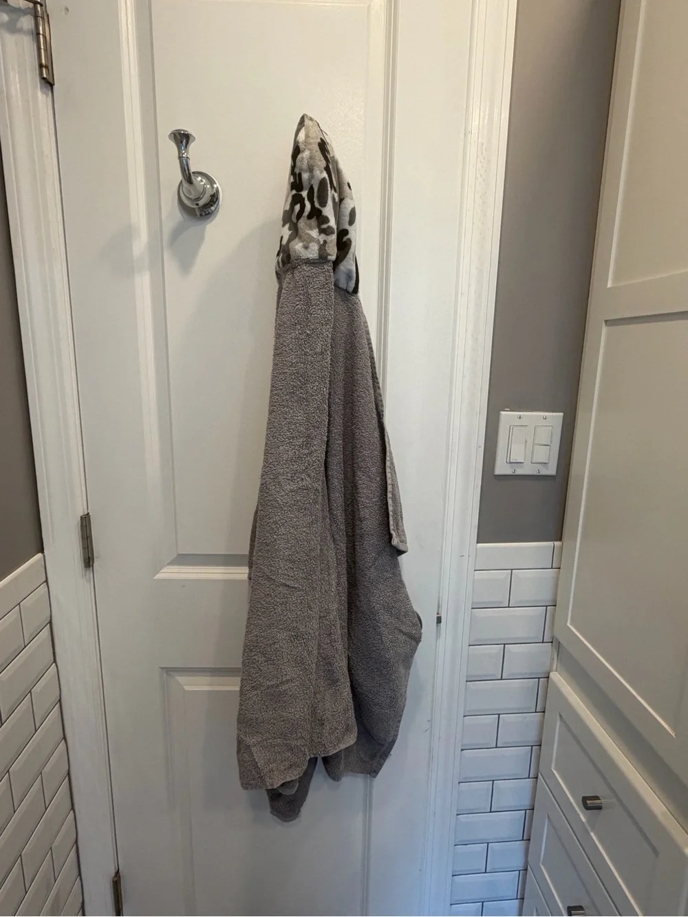Gray & Camo Hooded Plush Children’s Bath Towel